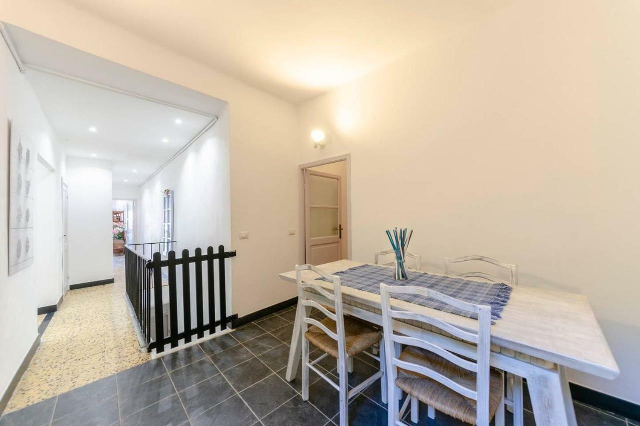 Joivy Spacious 2 Bedroom Apt With Terrace At The Heart Of The فيرناتْسا المظهر الخارجي الصورة